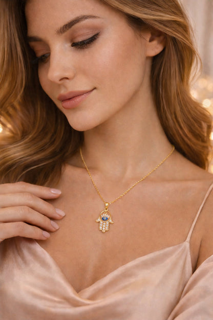 The hand necklace