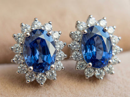 Royal Blue Halo – Ovale Tanzanite Øredobber i 925 Sølv