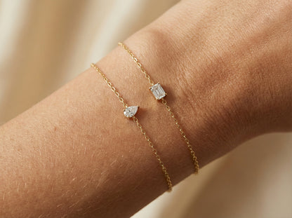 Minimalist Armbånd med Gullbetalgt lenke og hvit Zirkonia.