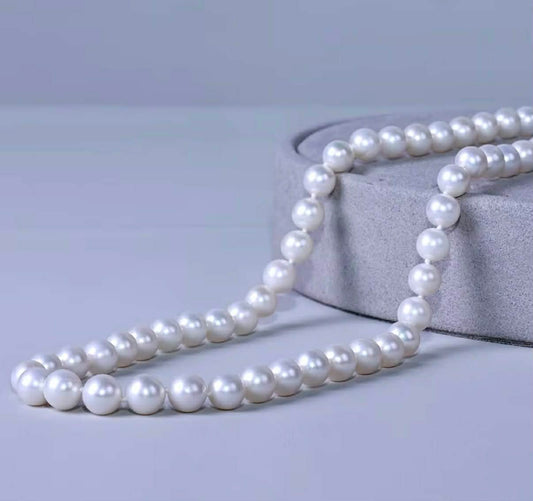 Perlekjede av ferskvannsperler på gullbelagt sølv