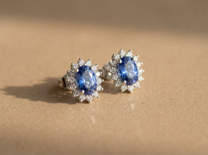Royal Blue Halo – Ovale Tanzanite Øredobber i 925 Sølv