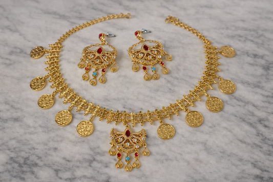 Gyllent smykkesett fra Dubai